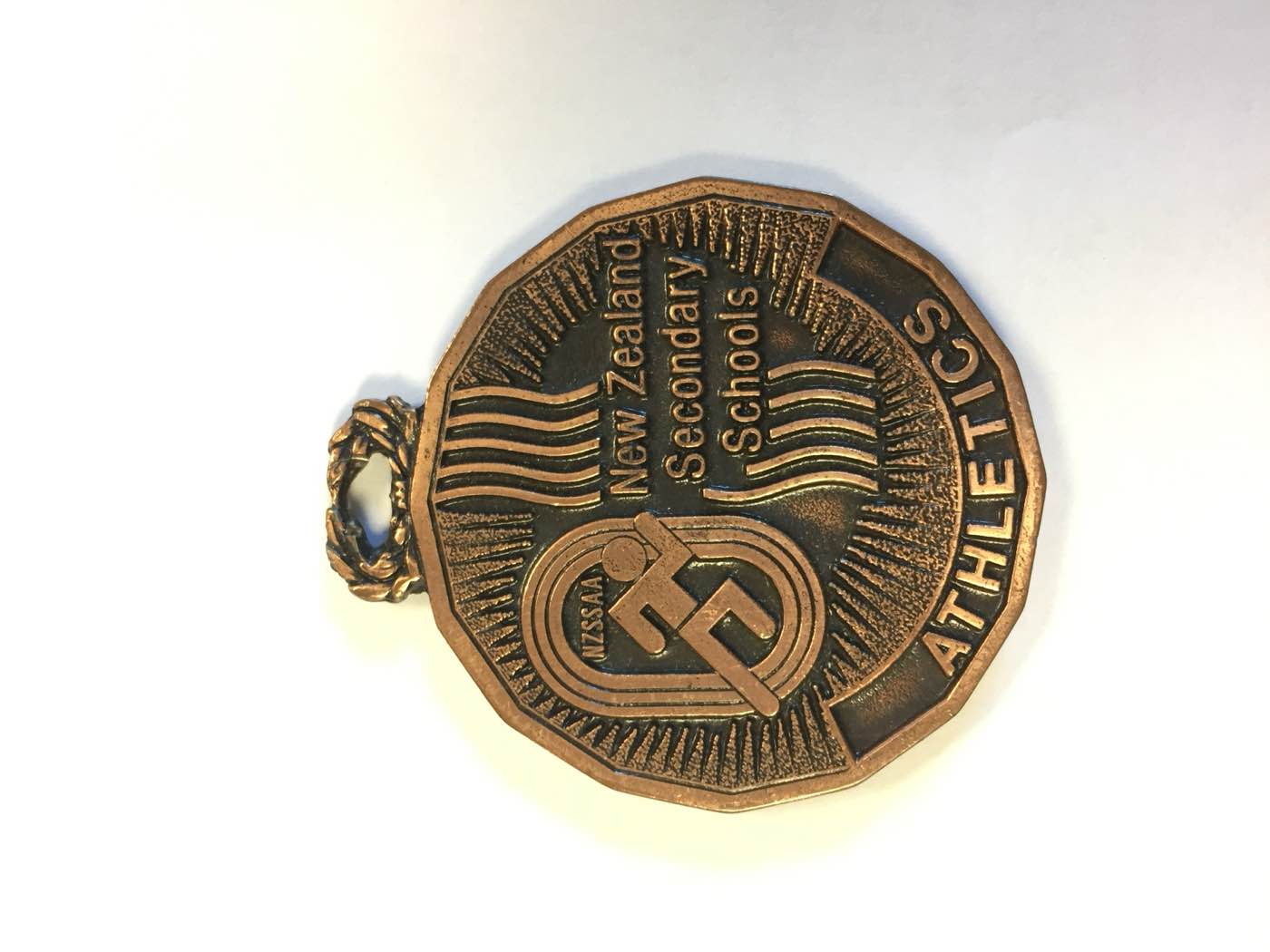 Badge, Medal & Trophy to Vector — 007 — Before